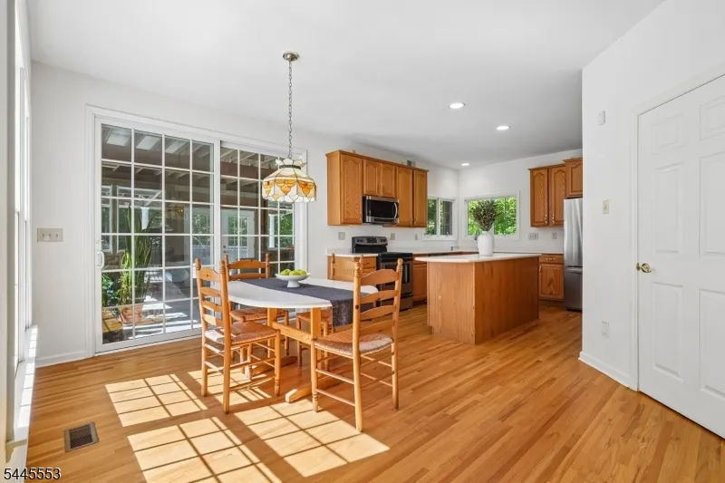 21 Misty Ln Green, NJ 07821