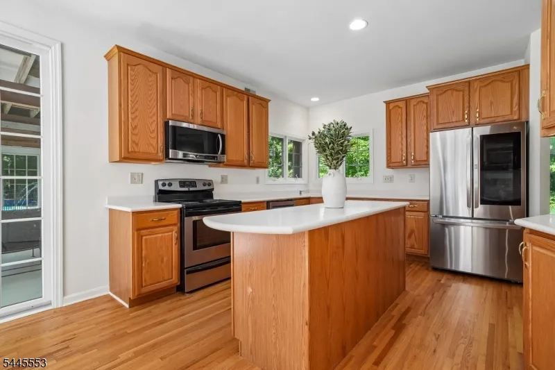 21 Misty Ln Green, NJ 07821