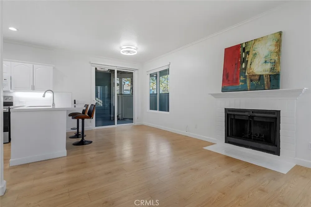 2438 Pleasant Way #M Thousand Oaks, CA 91362