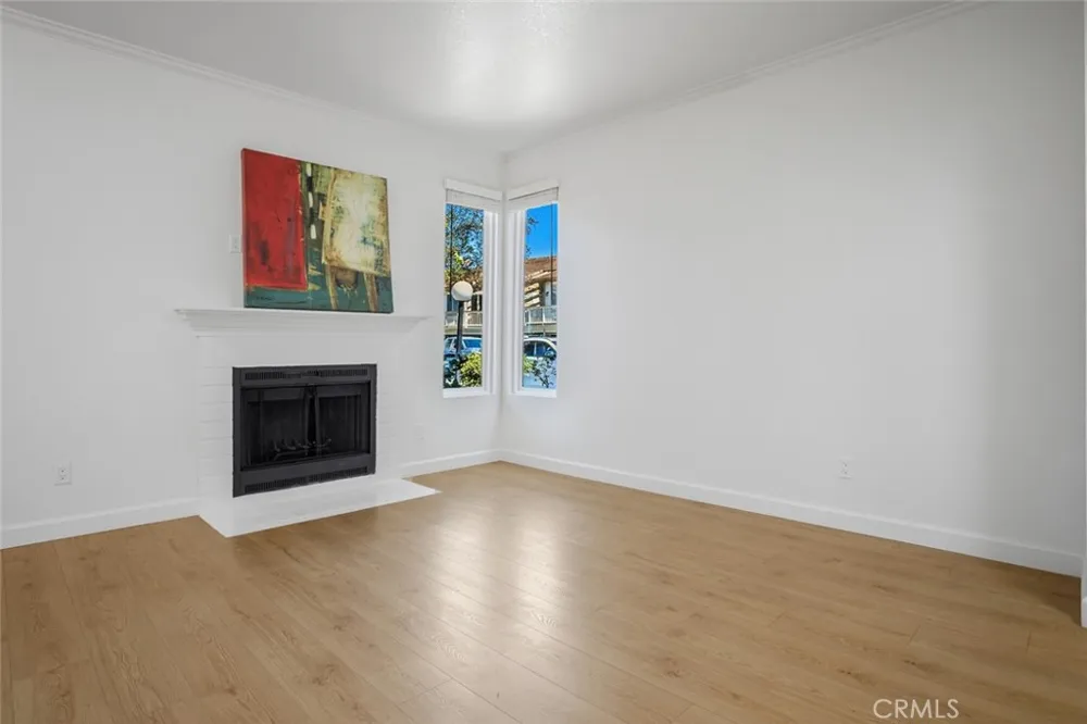 2438 Pleasant Way #M Thousand Oaks, CA 91362