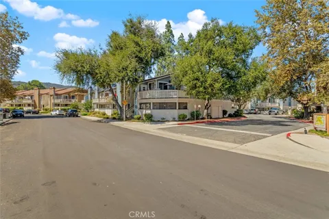 2438 Pleasant Way #M