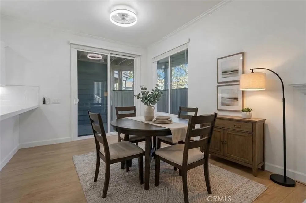2438 Pleasant Way #M Thousand Oaks, CA 91362