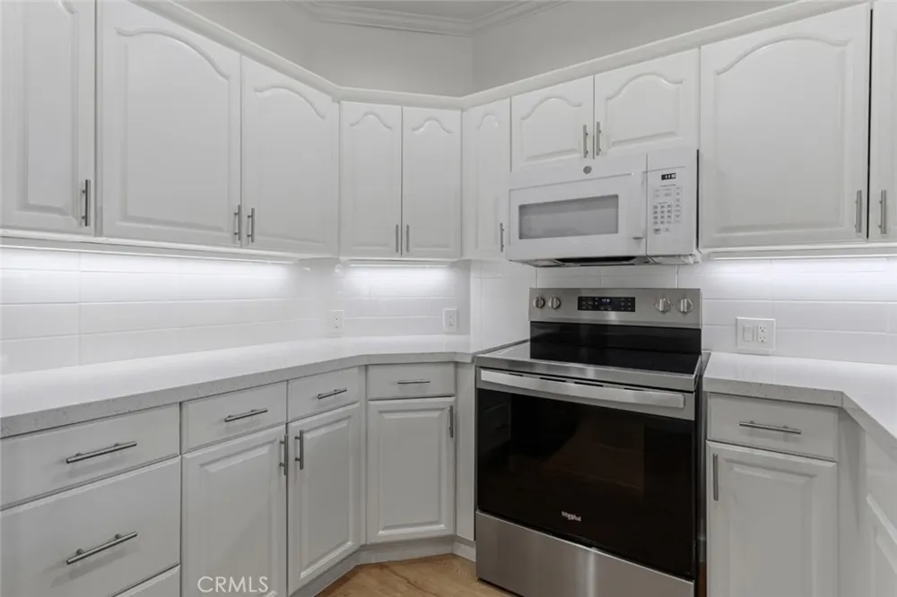 2438 Pleasant Way #M Thousand Oaks, CA 91362