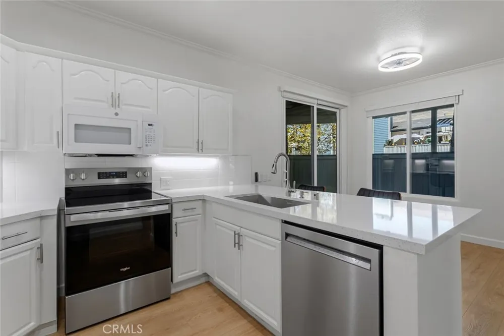 2438 Pleasant Way #M Thousand Oaks, CA 91362