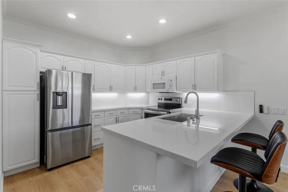 2438 Pleasant Way #M Thousand Oaks, CA 91362
