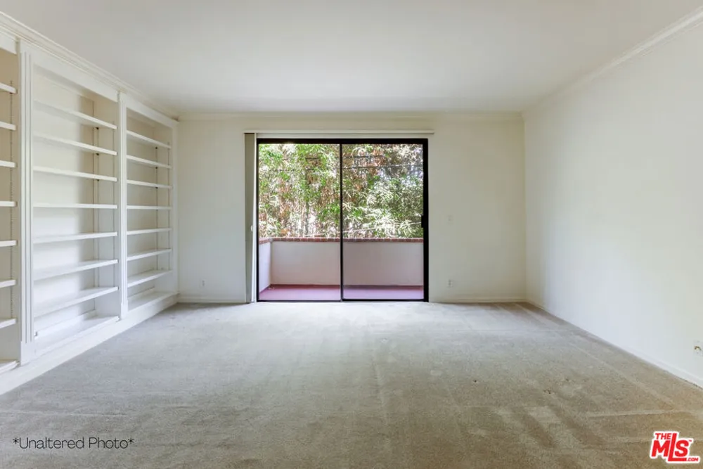 11755 Montana Avenue #208 Los Angeles, CA 90049