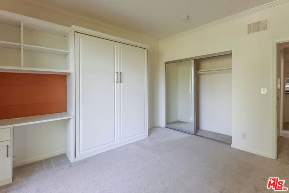 11755 Montana Avenue #208 Los Angeles, CA 90049
