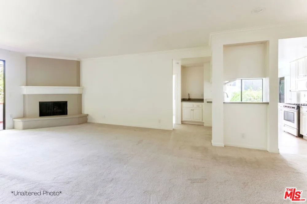 11755 Montana Avenue #208 Los Angeles, CA 90049