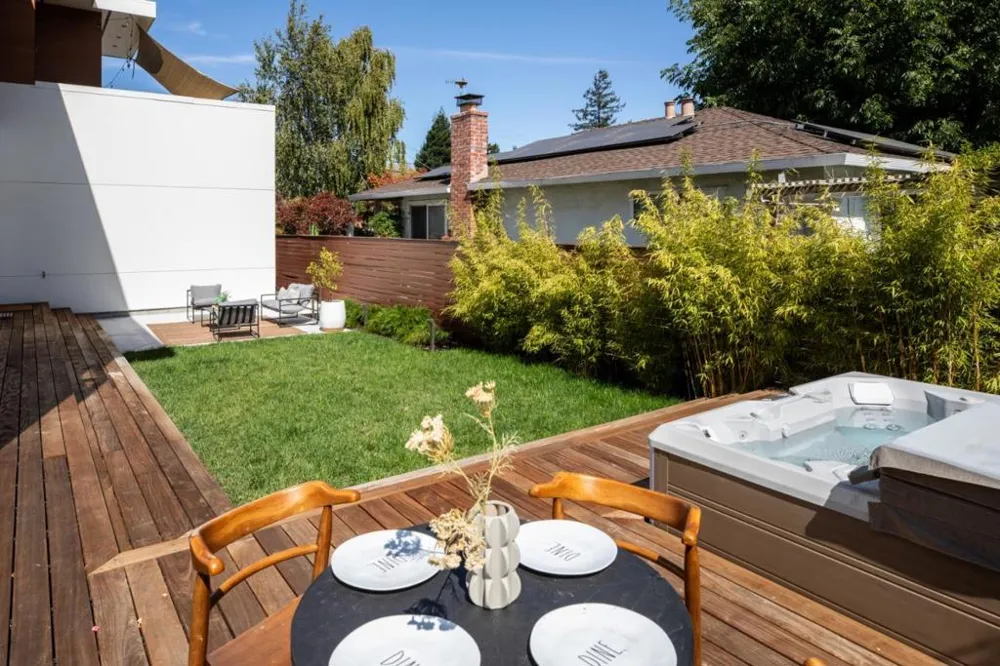 688 12th Avenue Menlo Park, CA 94025