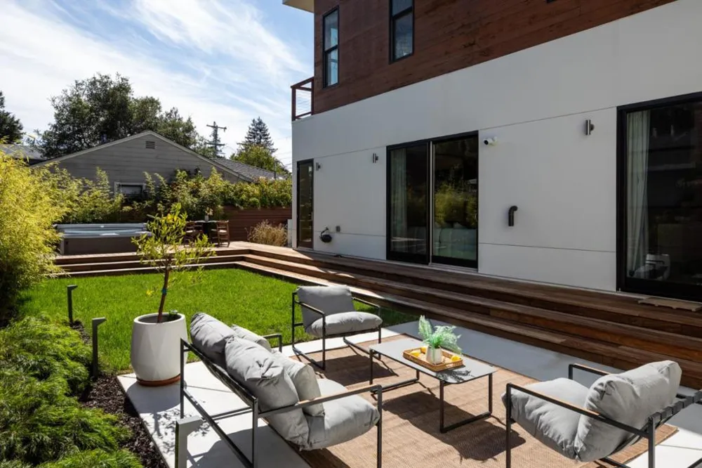 688 12th Avenue Menlo Park, CA 94025