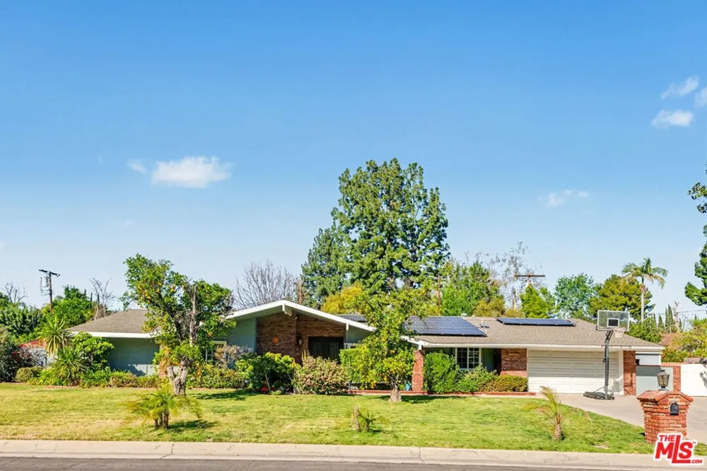17409 Kinzie Street Los Angeles, CA 91325