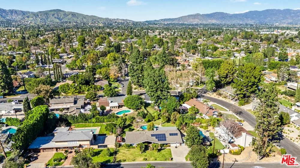 17409 Kinzie Street Los Angeles, CA 91325