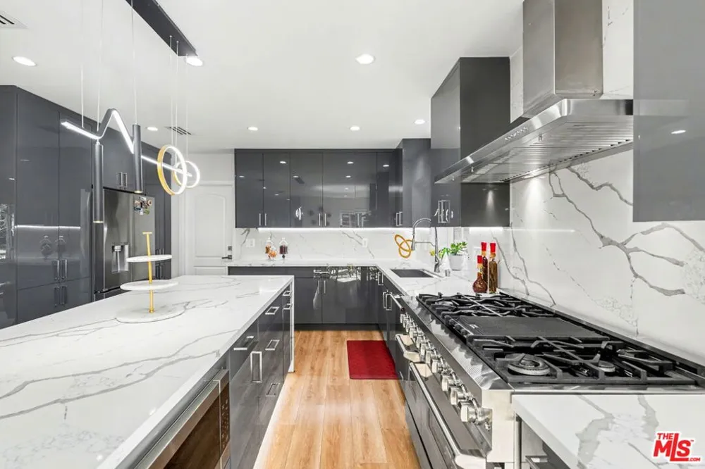 17409 Kinzie Street Los Angeles, CA 91325