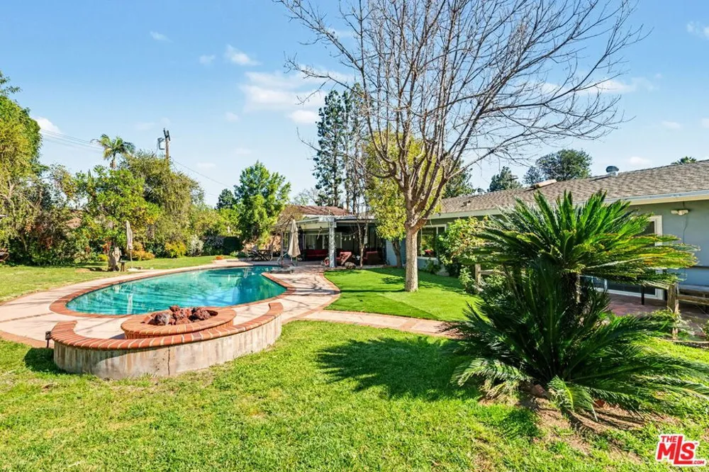 17409 Kinzie Street Los Angeles, CA 91325