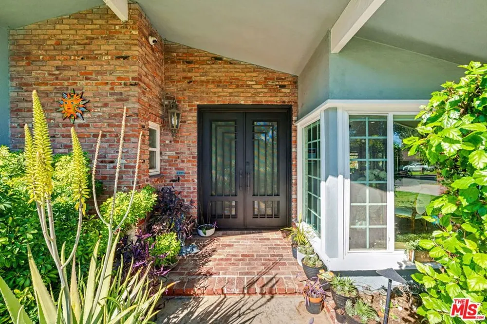 17409 Kinzie Street Los Angeles, CA 91325