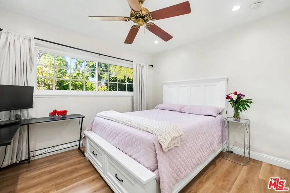 17409 Kinzie Street Los Angeles, CA 91325