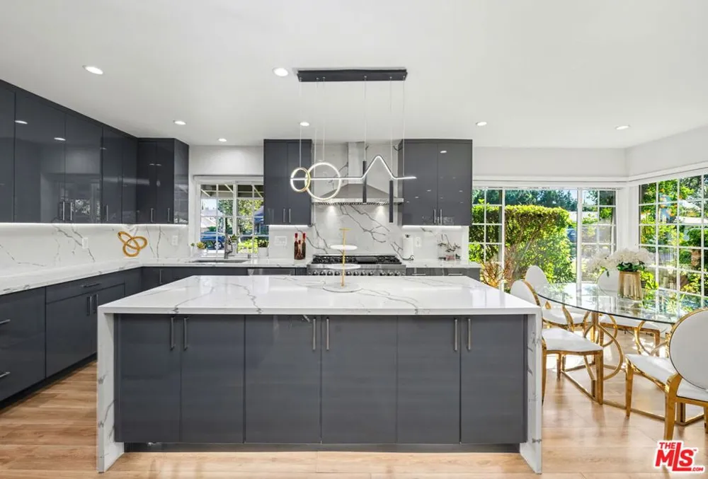 17409 Kinzie Street Los Angeles, CA 91325
