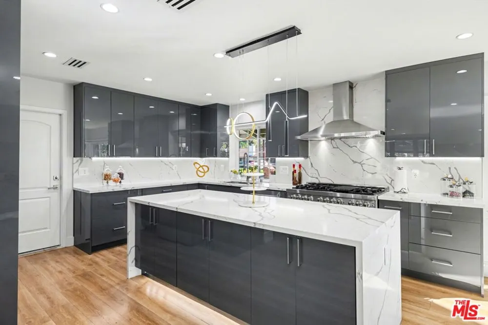17409 Kinzie Street Los Angeles, CA 91325