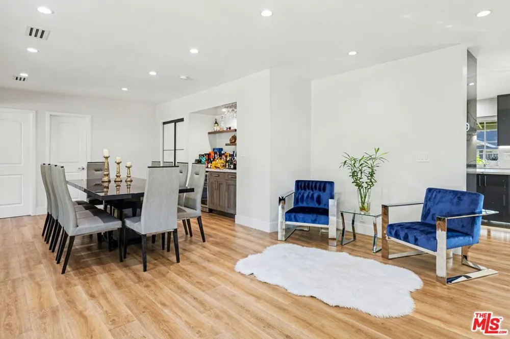 17409 Kinzie Street Los Angeles, CA 91325