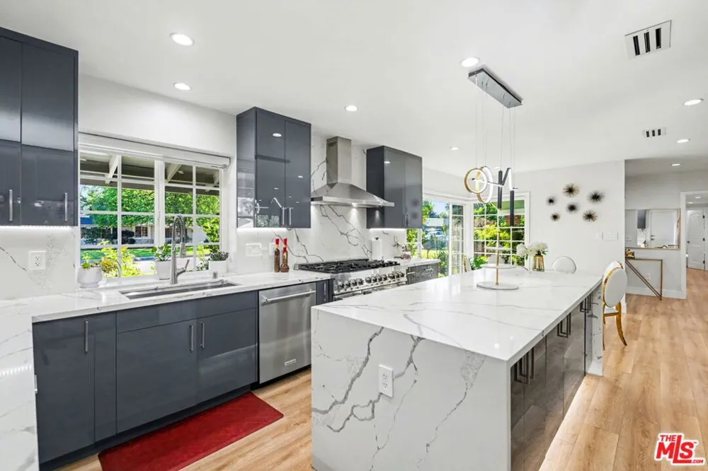 17409 Kinzie Street Los Angeles, CA 91325