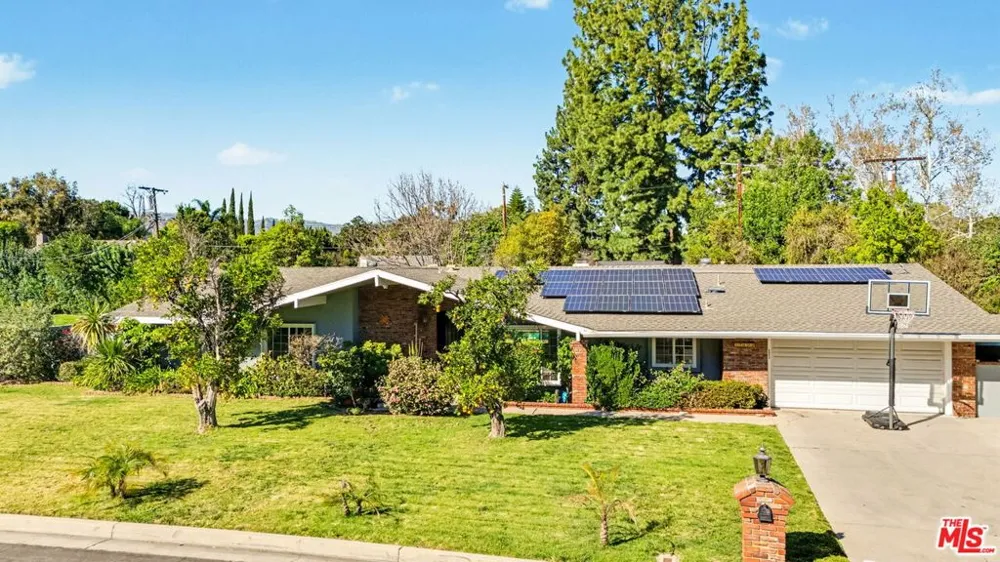 17409 Kinzie Street Los Angeles, CA 91325