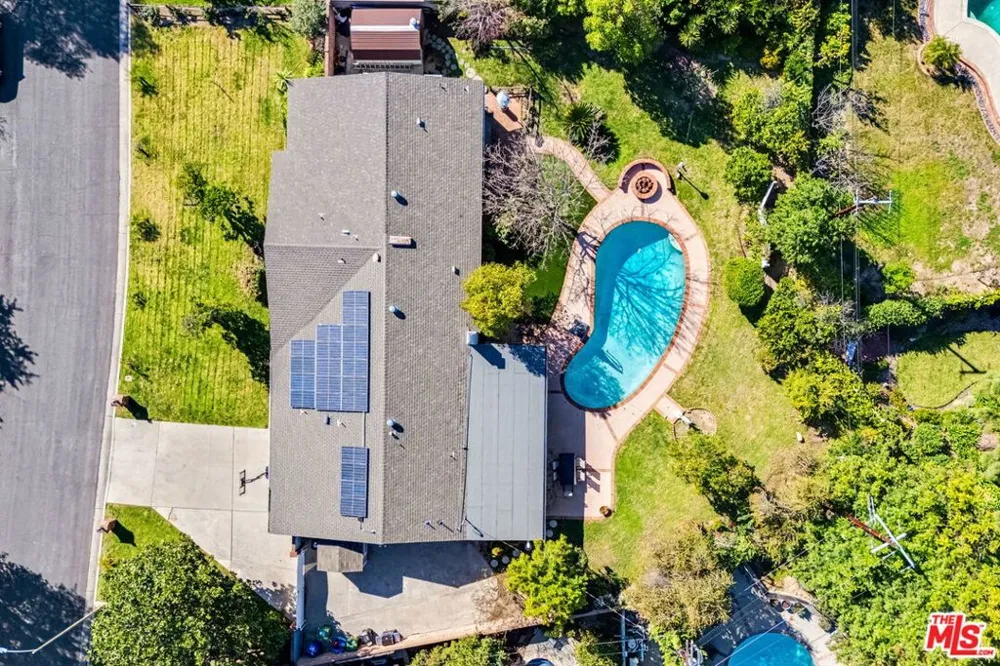 17409 Kinzie Street Los Angeles, CA 91325