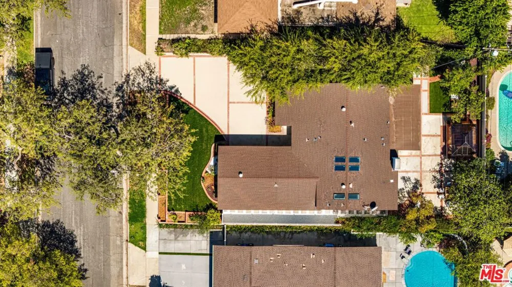 1180 Coronet Avenue Pasadena, CA 91107