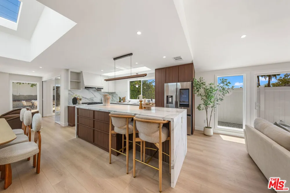 1180 Coronet Avenue Pasadena, CA 91107