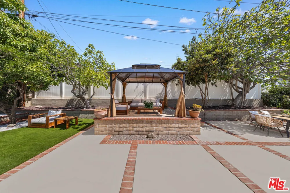 1180 Coronet Avenue Pasadena, CA 91107