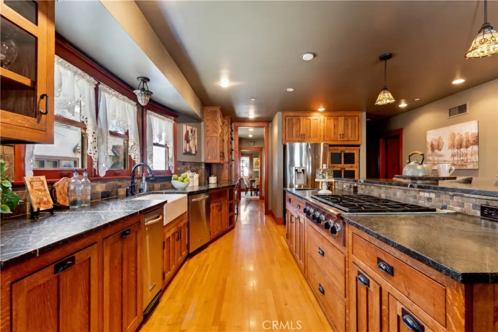 109 E Grandview Sierra Madre, CA 91024
