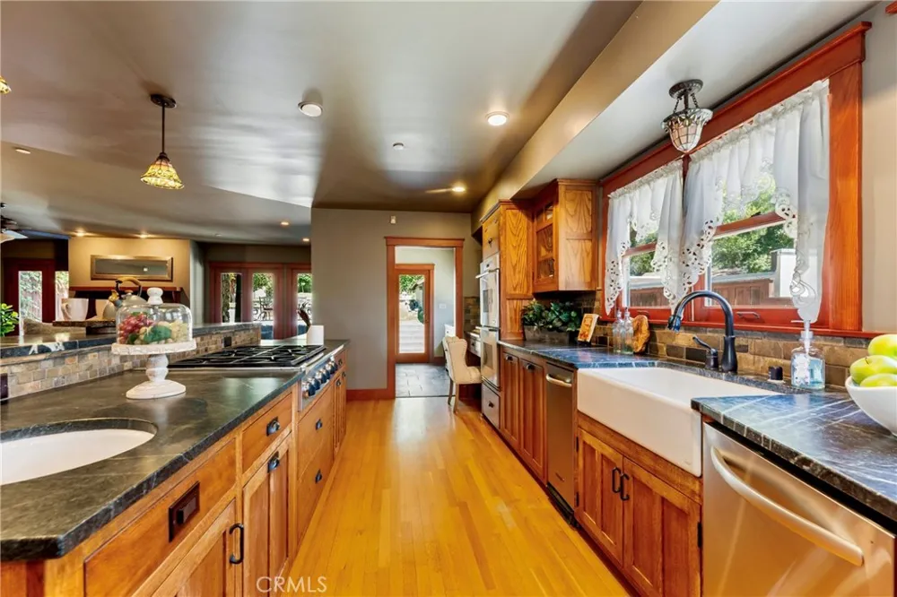 109 E Grandview Sierra Madre, CA 91024
