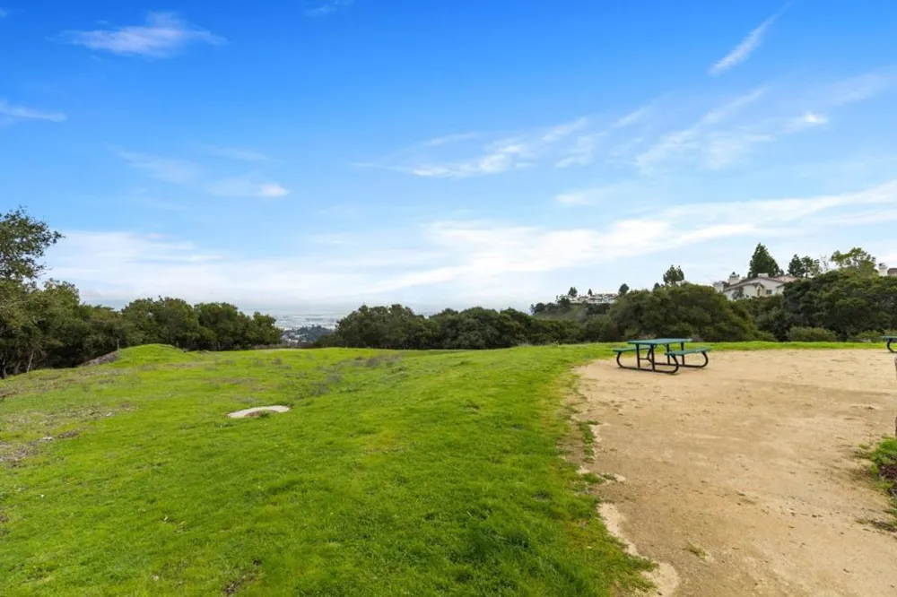 4 Honeysuckle Lane San Carlos, CA 94070