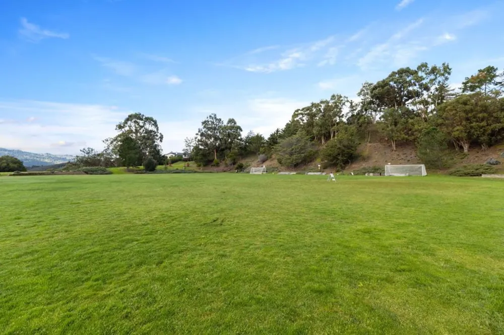 4 Honeysuckle Lane San Carlos, CA 94070