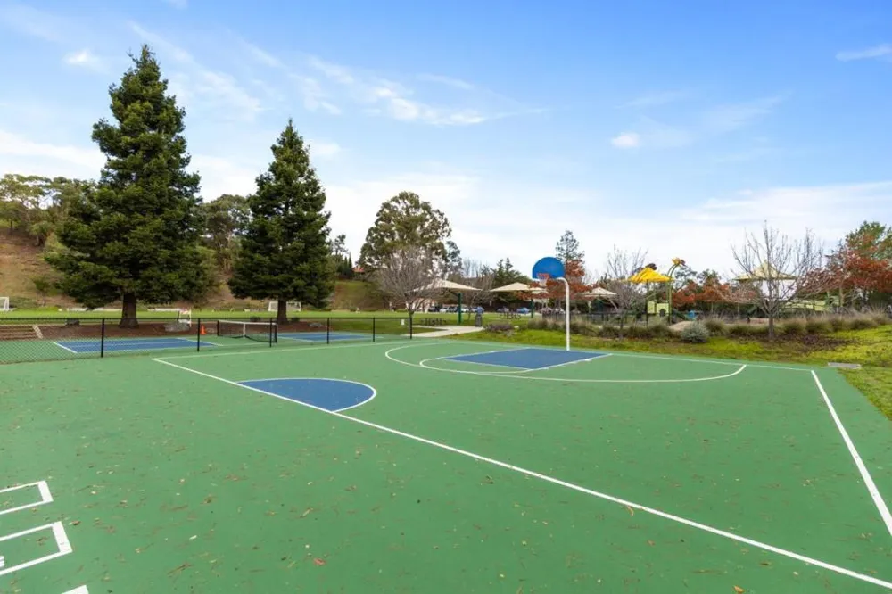 4 Honeysuckle Lane San Carlos, CA 94070