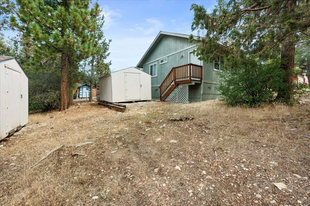 196 Sunset Lane Sugarloaf, CA 92386