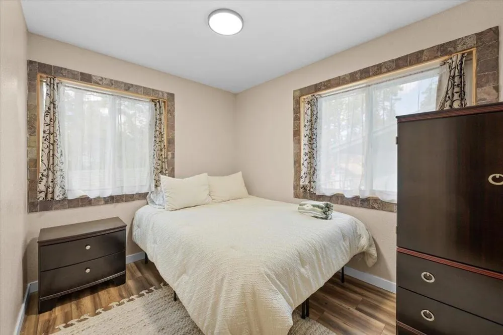 196 Sunset Lane Sugarloaf, CA 92386