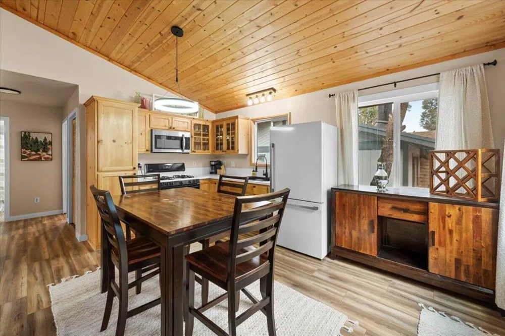 196 Sunset Lane Sugarloaf, CA 92386