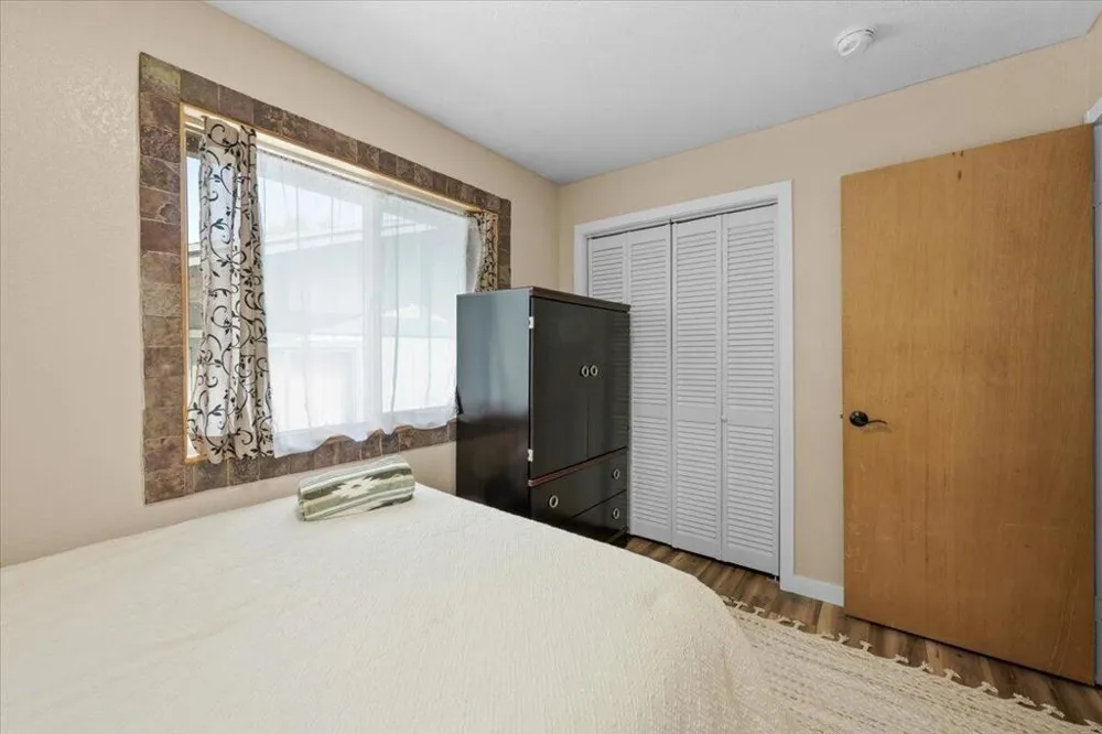 196 Sunset Lane Sugarloaf, CA 92386