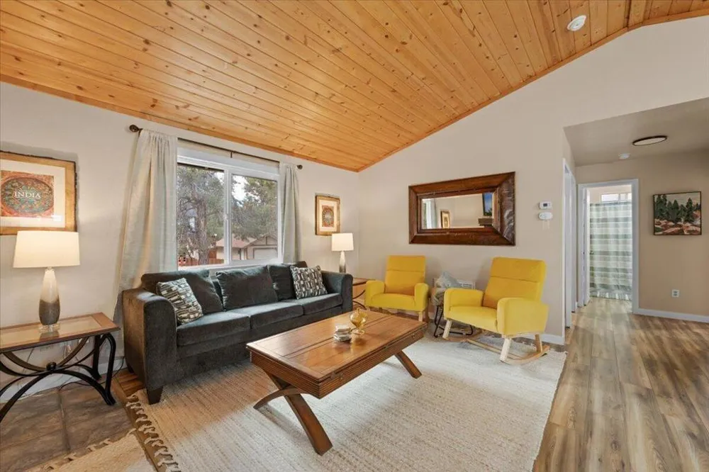 196 Sunset Lane Sugarloaf, CA 92386
