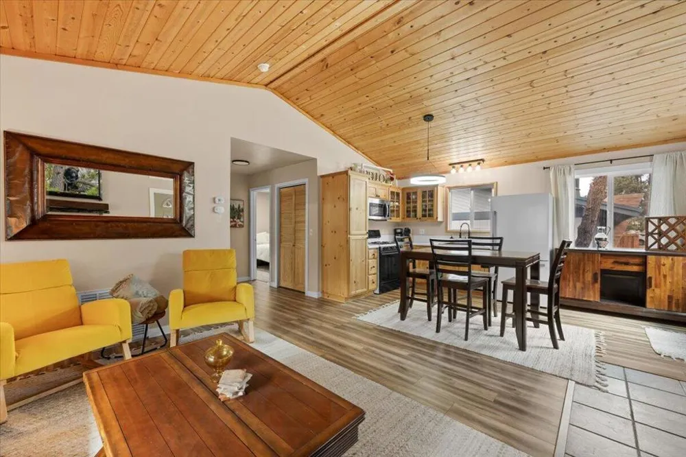 196 Sunset Lane Sugarloaf, CA 92386