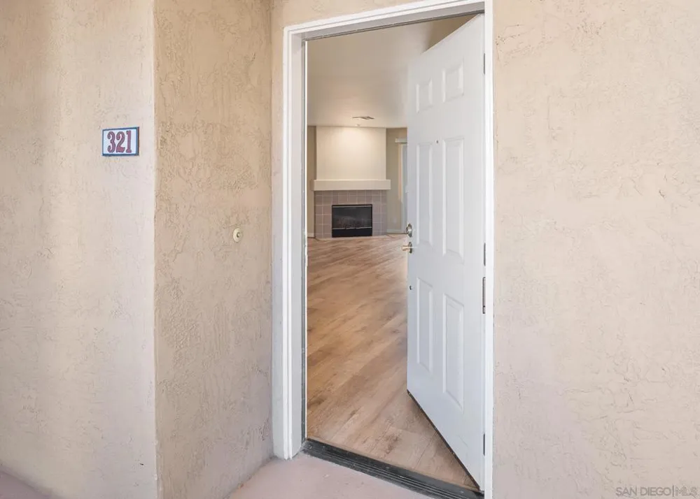 580 Camino de la Reina #321 San Diego, CA 92108