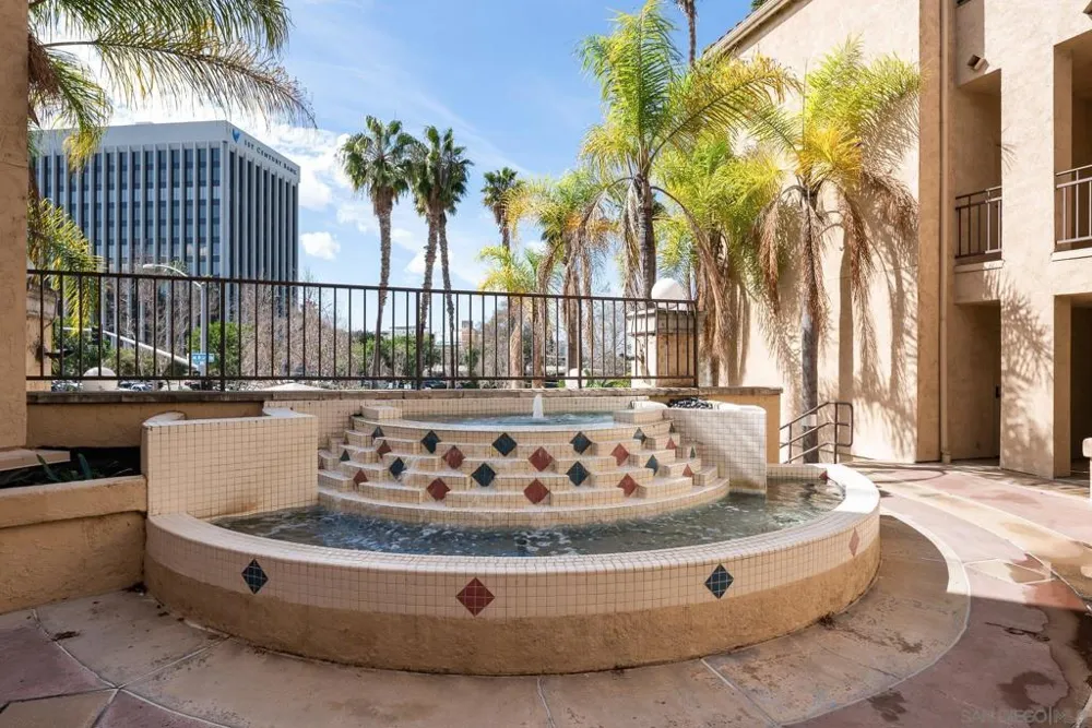 580 Camino de la Reina #321 San Diego, CA 92108