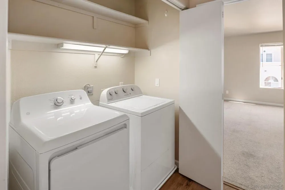 580 Camino de la Reina #321 San Diego, CA 92108