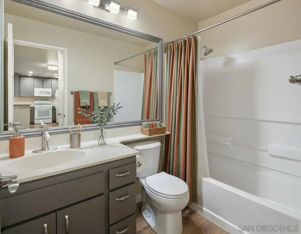 580 Camino de la Reina #321 San Diego, CA 92108