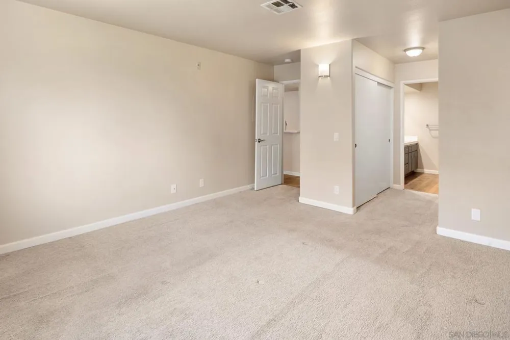 580 Camino de la Reina #321 San Diego, CA 92108