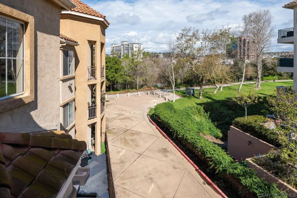 580 Camino de la Reina #321 San Diego, CA 92108