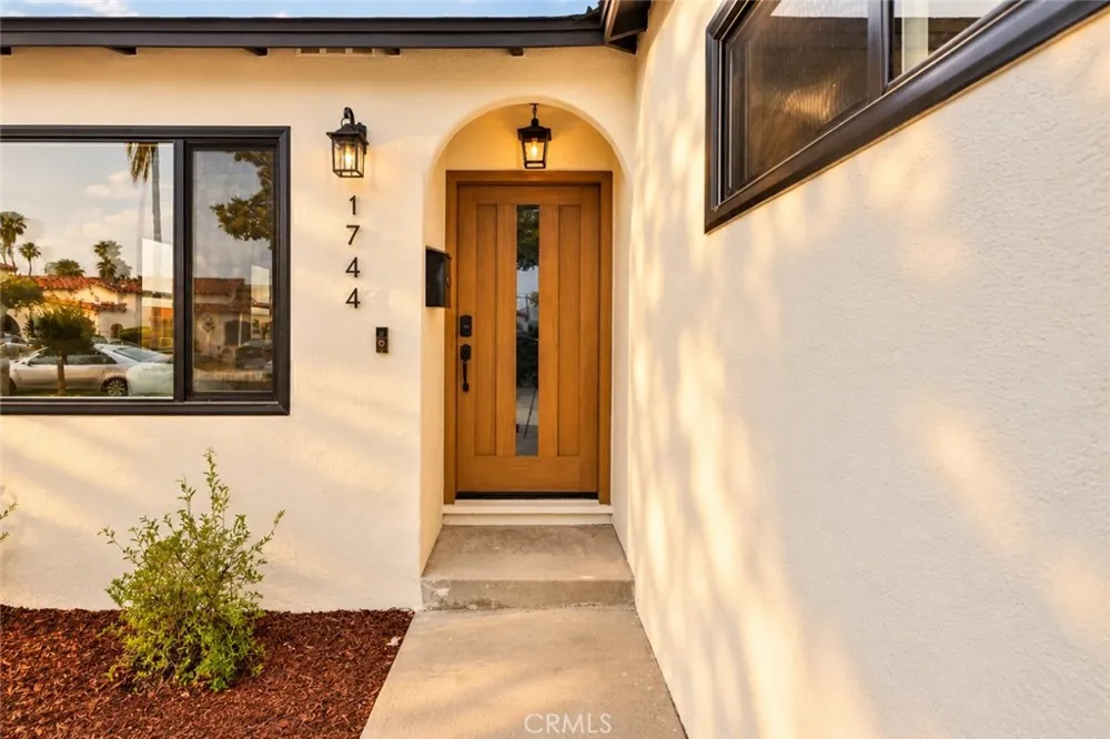1744 S Genesee Ave Los Angeles, CA 90019