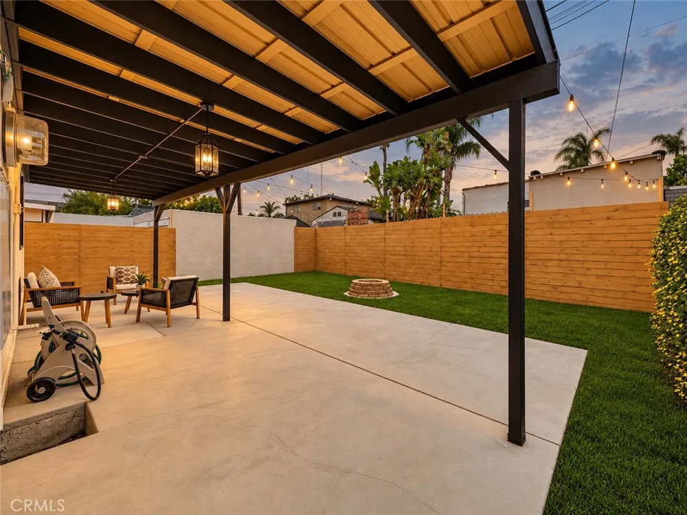 1744 S Genesee Ave Los Angeles, CA 90019