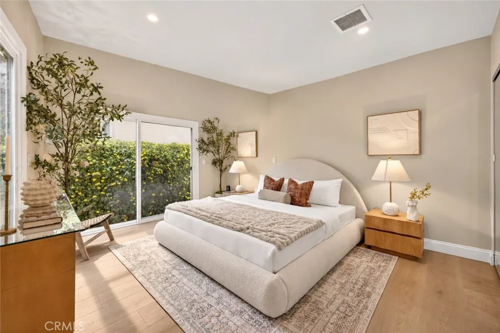 1744 S Genesee Ave Los Angeles, CA 90019