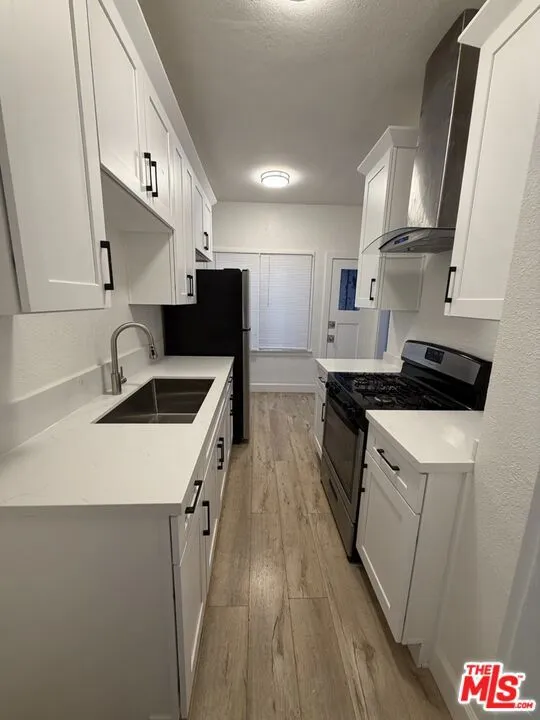 4504 S Hoover Street Los Angeles, CA 90037